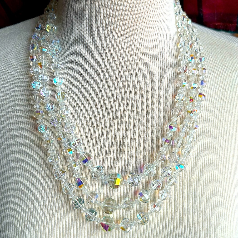Beautiful vintage large 3 stranded crystal necklace Approx hang length 1…